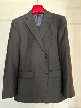 SUITSUPPLY Charcoal Grey Suit 40S / EU 25 — Vitale Barberis Canonico Super 110s